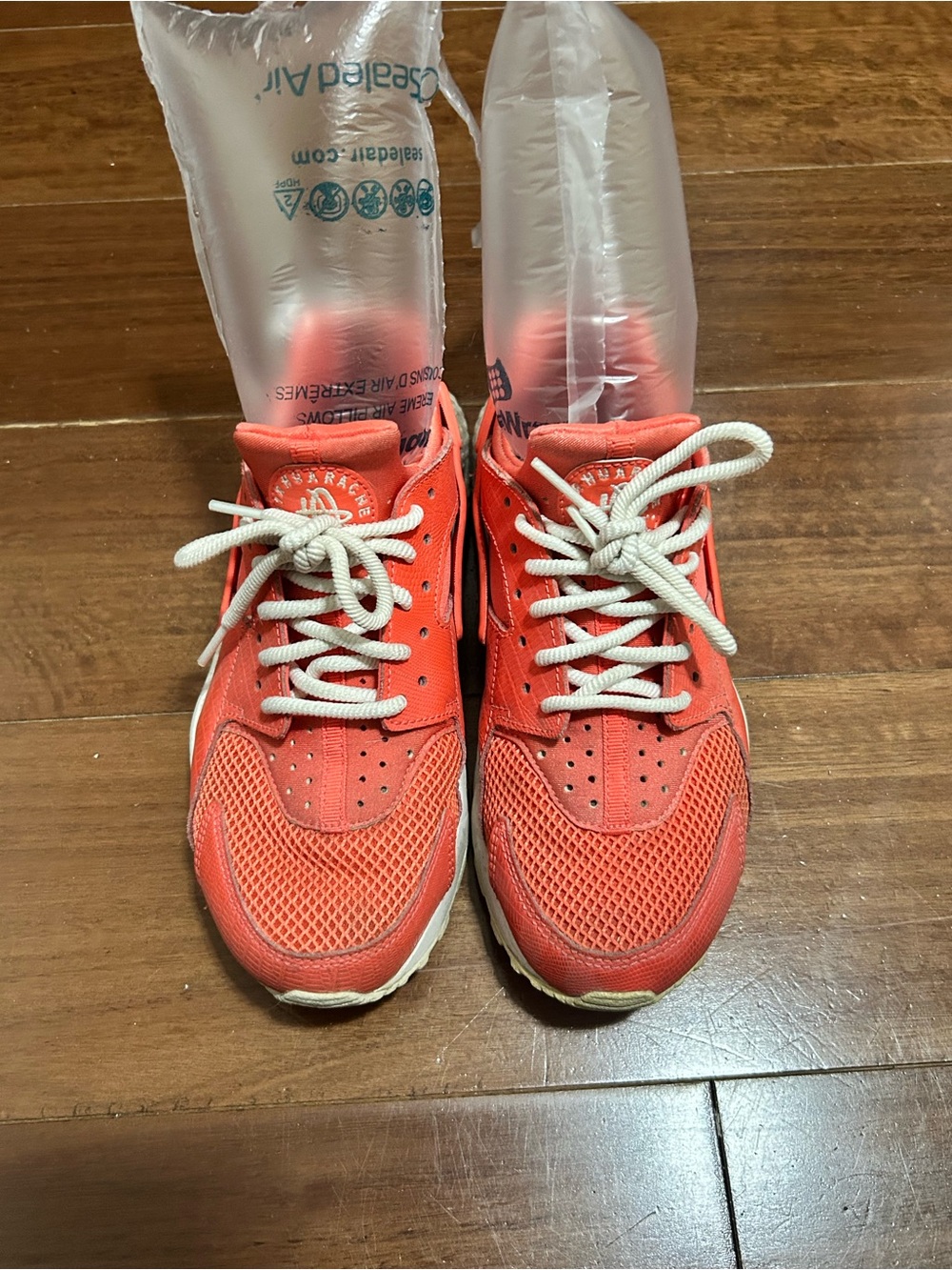 Nike Huarache Women’s Sneaker Size 7